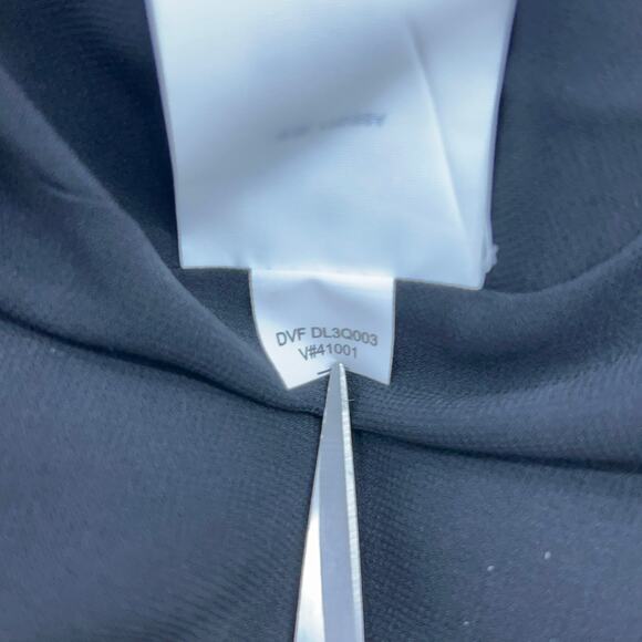 Diane Von Furstenberg DVF Womens Size 6 Erica Dress V Neck Long Sleeve POCKETS - Picture 16 of 16